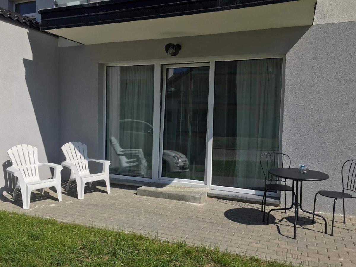 Morski Apartament Darlowko Esterno foto